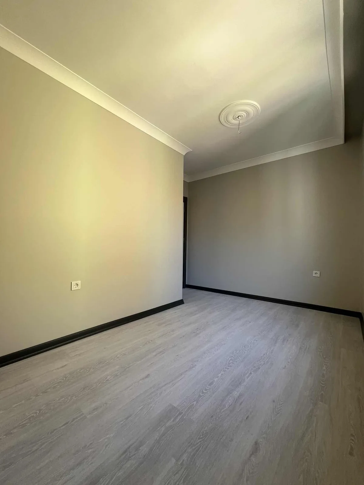 AHMET YESEVİ'DE 2+1 KREDİYE UYGUN ARAKAT DAİRE - fotoğraf 2