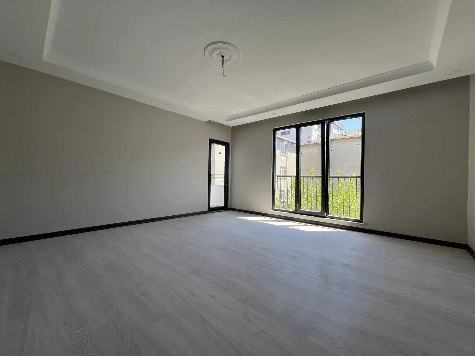 AHMET YESEVİ'DE 2+1 KREDİYE UYGUN ARAKAT DAİRE - fotoğraf 3