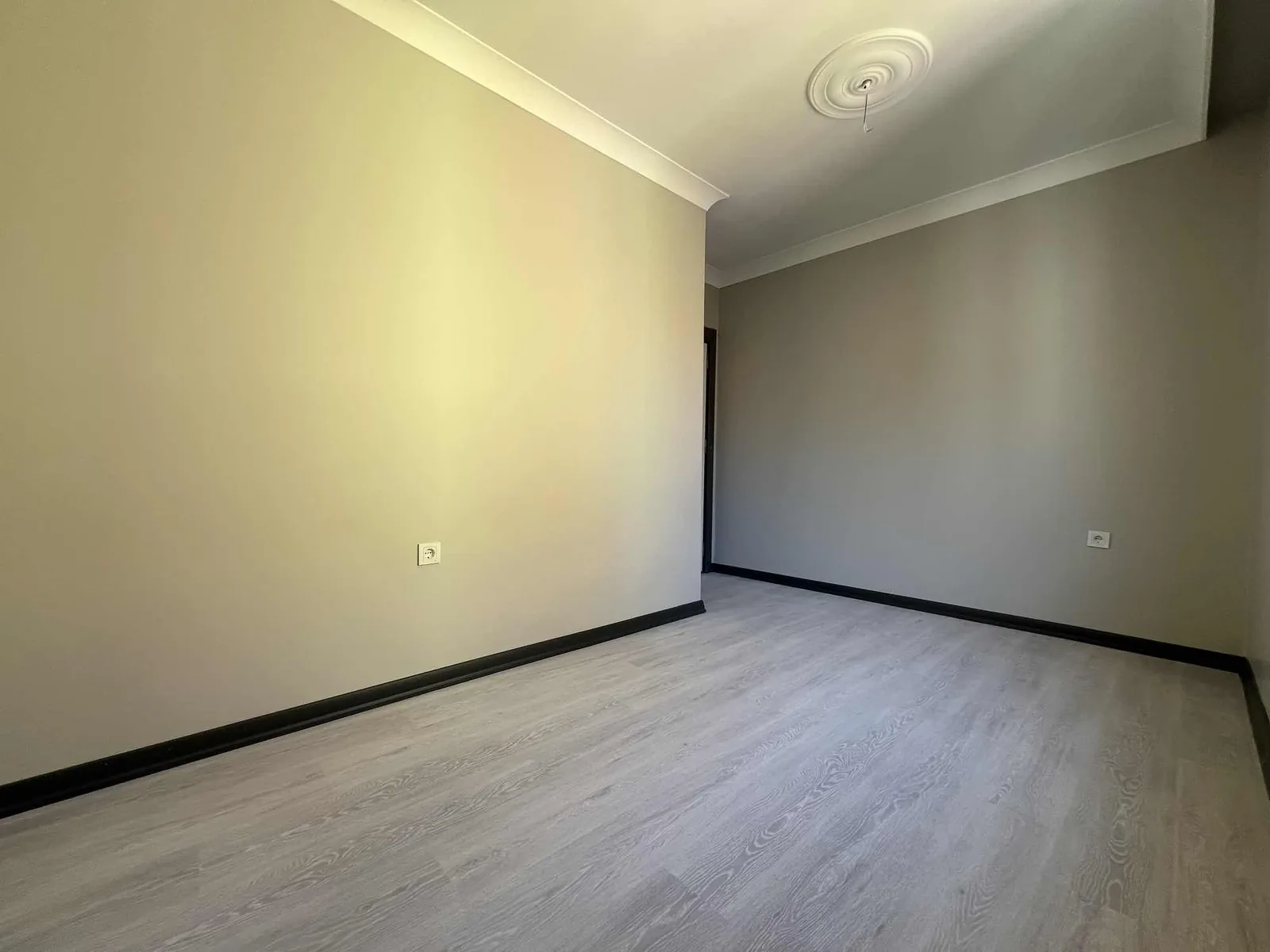 AHMET YESEVİ'DE 2+1 KREDİYE UYGUN ARAKAT DAİRE - fotoğraf 4