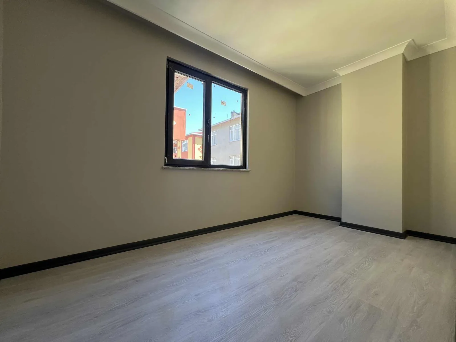 AHMET YESEVİ'DE 2+1 KREDİYE UYGUN ARAKAT DAİRE - fotoğraf 5