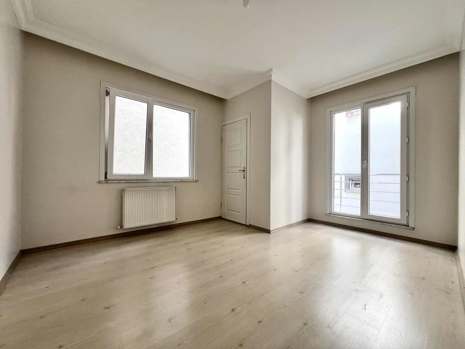 EYÜP SULTAN'DA DİŞ HASTANESİNE YAKIN 3+1 ARAKAT DAİRE - fotoğraf 3