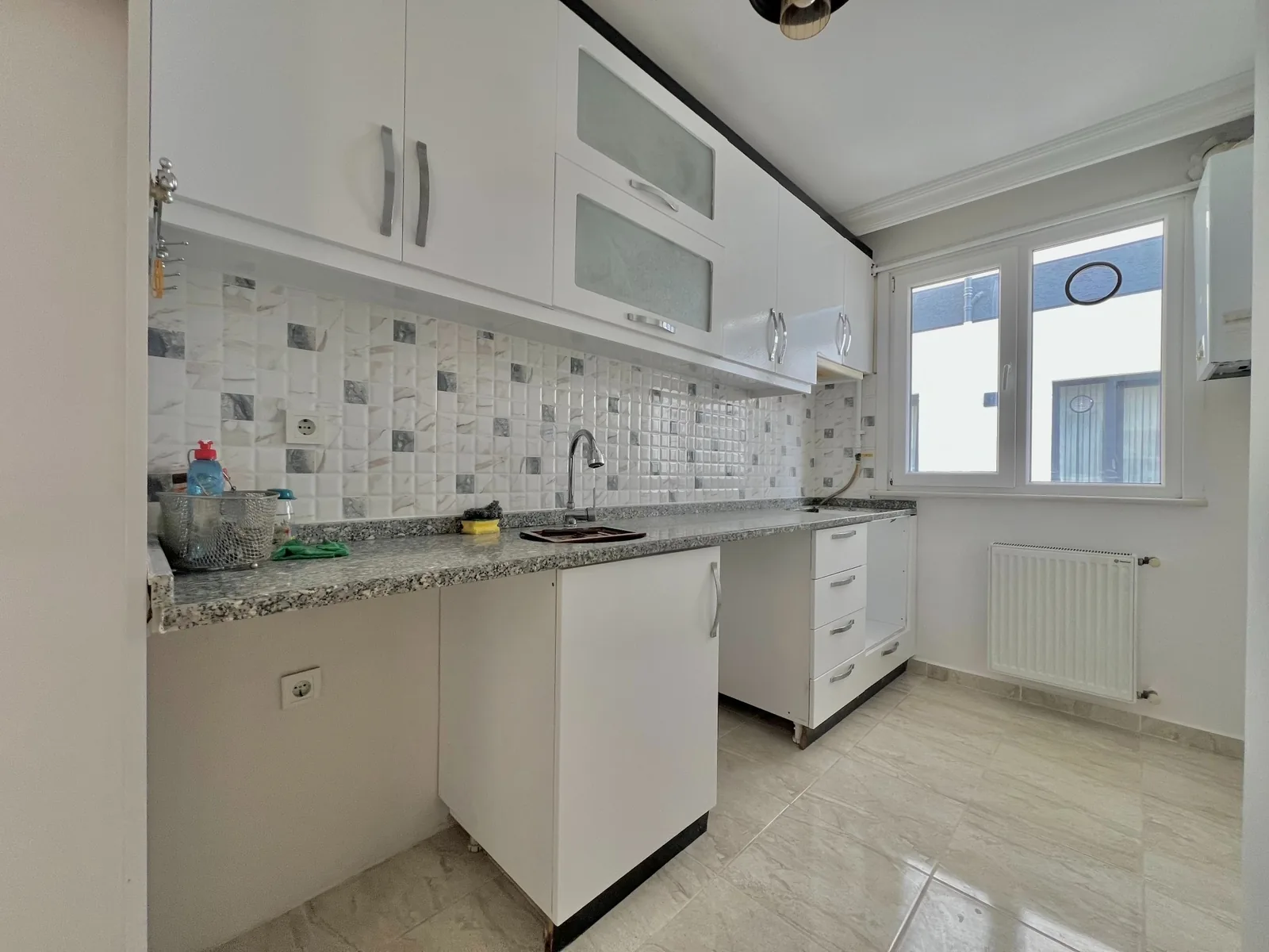MÜKEMMEL KONUMLU İSKANLI VE KOMBİLİ FIRSAT 2+1 DAİRE - fotoğraf 4