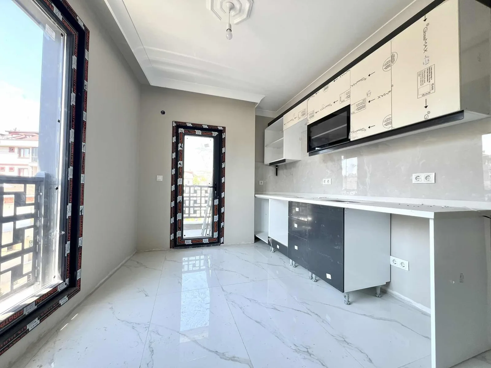 SANCAKTEPE OSMANGAZİ MAH 4+1 ÇATI DUBLEKS DAİRE KREDİYE UYGUN - fotoğraf 2