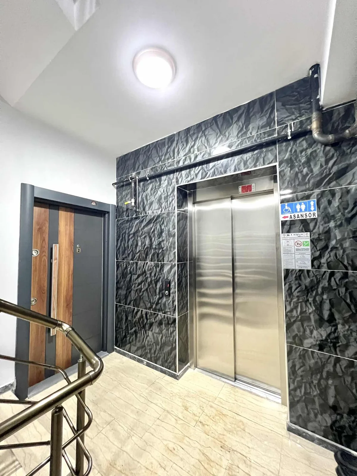 SANCAKTEPE VEYSEL KARANİ'DE METROYA YAKIN NET 80m2 ARAKAT - fotoğraf 5