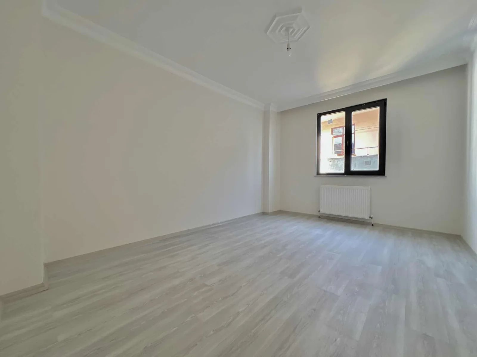 VEYSEL KARANİ MAH. 3+1 ARAKAT DAİRE (3. KAT) K.OTOPARKLI - fotoğraf 4