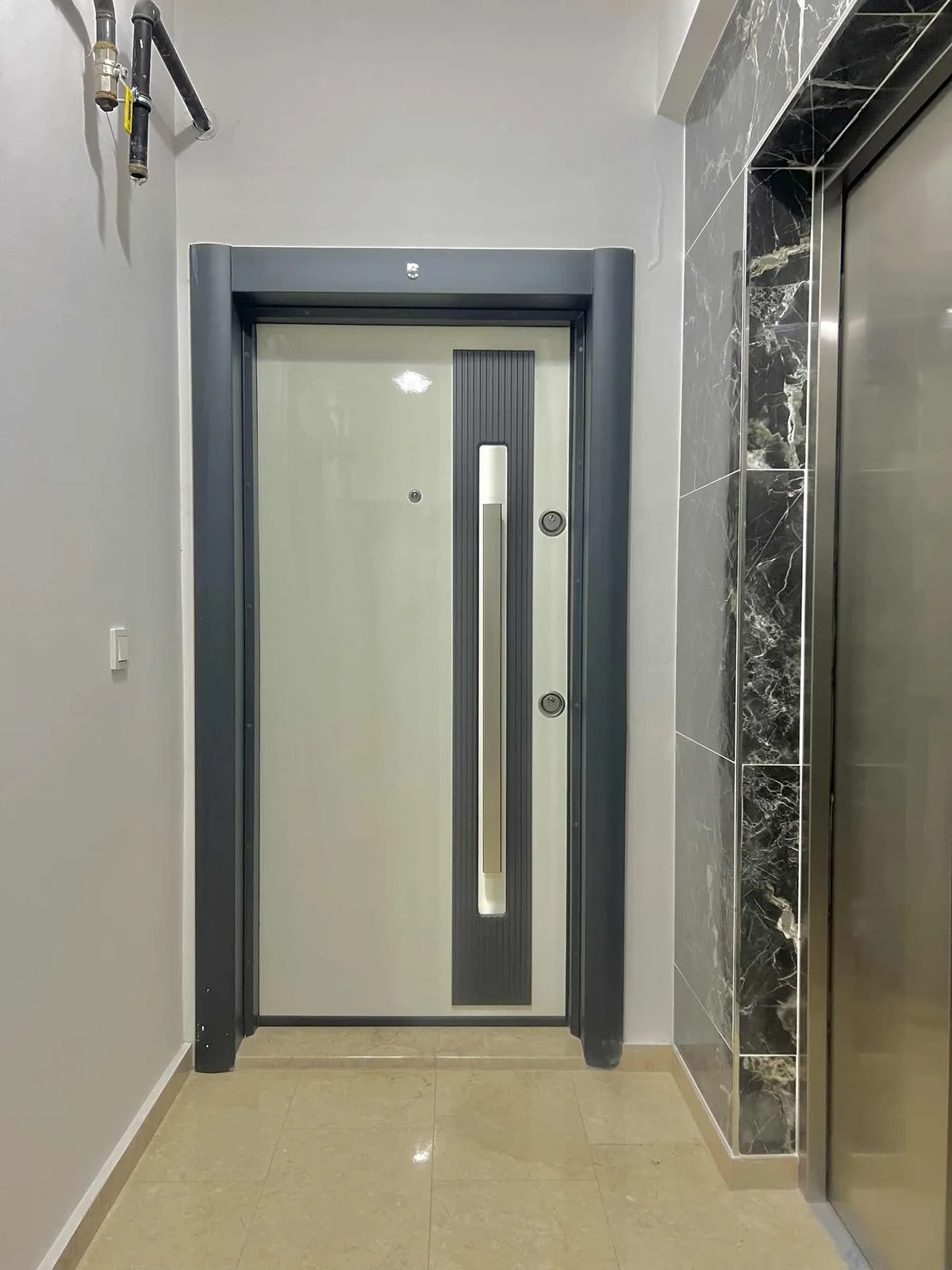 YENİDOĞAN MERKEZ 2+1 ARAKAT DAİRE 2. KATTA - fotoğraf 3